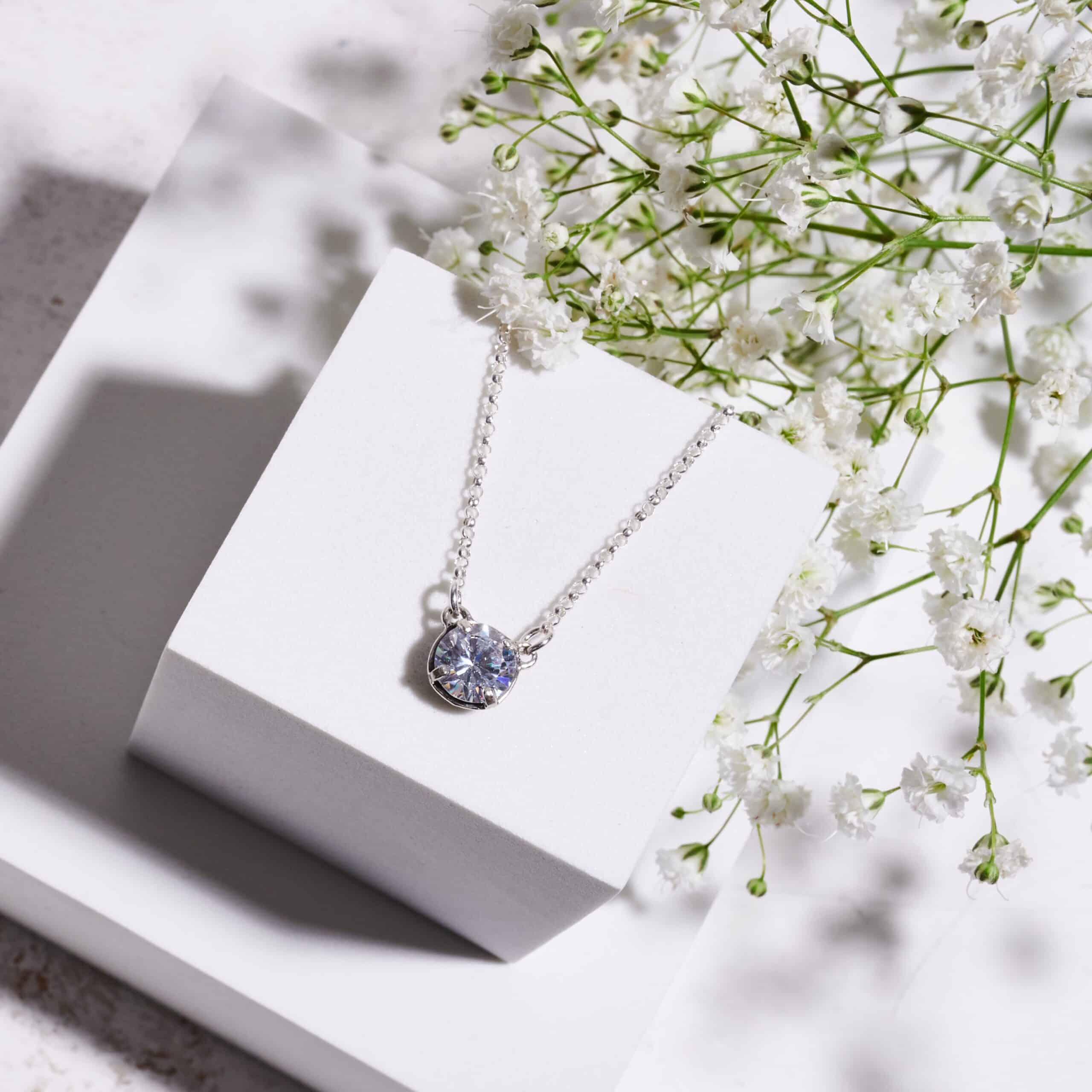 שרשראות כסף